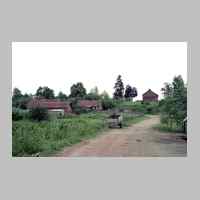 022-1314 Goldbach im Sommer 2002. Der Verbindungsweg zur kleinen Seite auf Hoehe des Anwesens Zimmermann..JPG